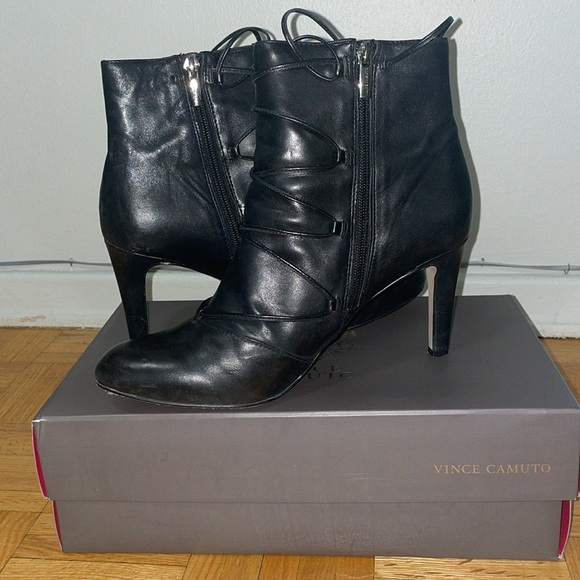 Vince Camuto ankle boots - Picture 3 of 5